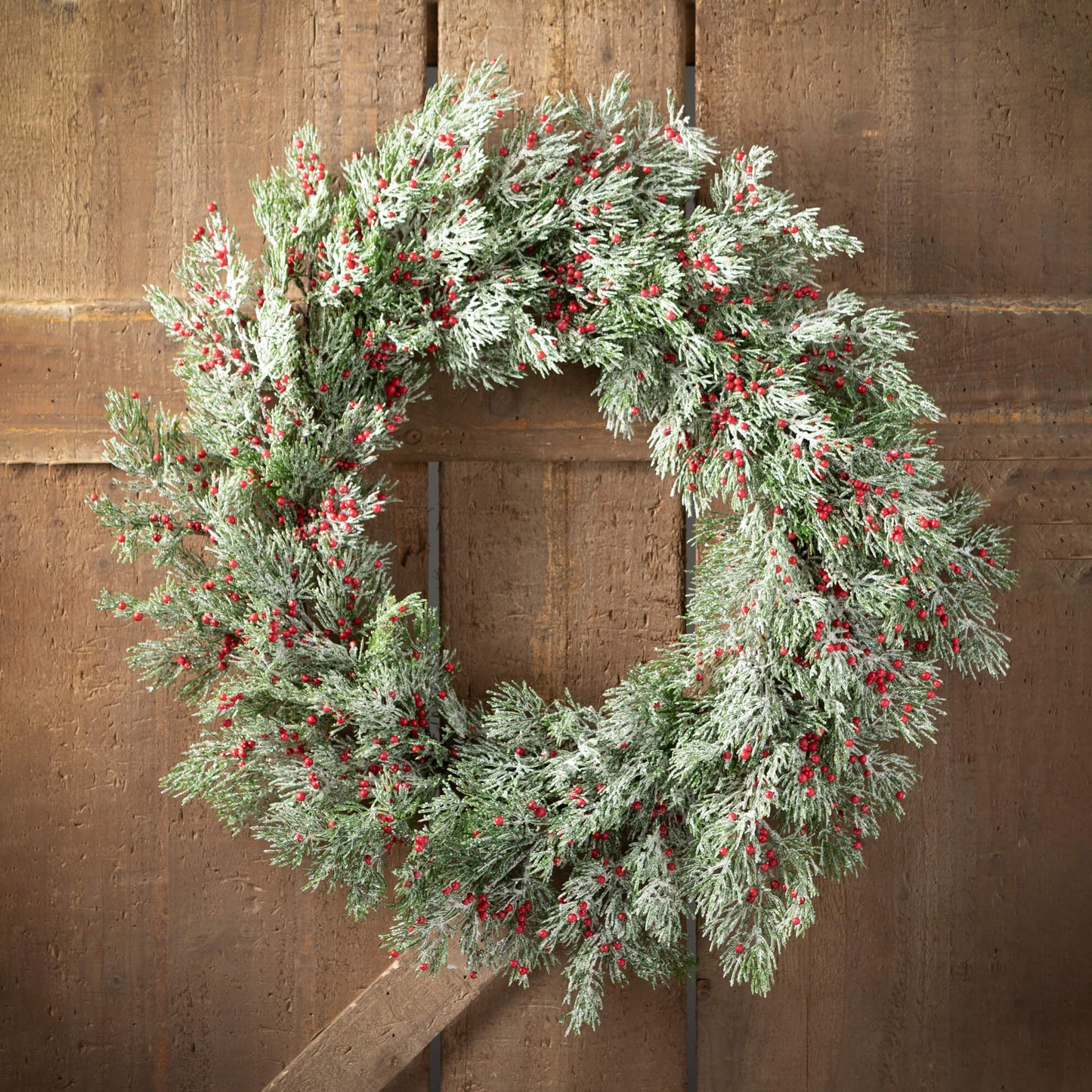 Cedar Berry Wreath 22"