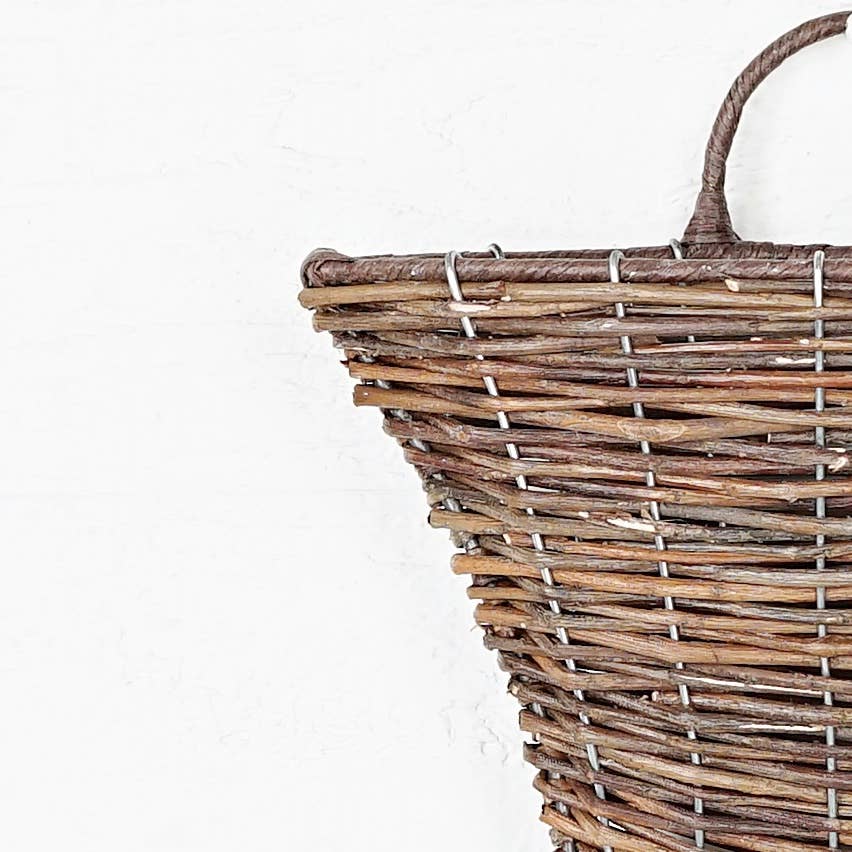Curvy Willow Wall Basket