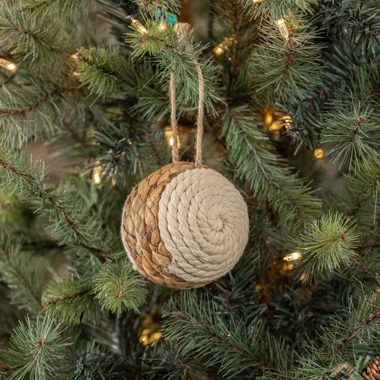 White Capped Rope Ball